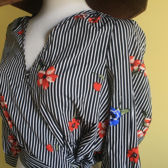 Beautiful Retro Wrap Shirt - Picture 2 of 7